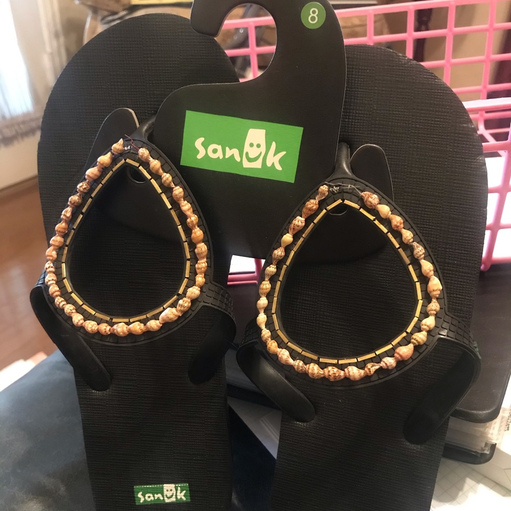 Sanuk Sandals/Flip Flops